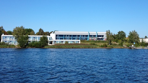 Strandhotel vom Senftenberger See aus, Foto: Dana Hüttner