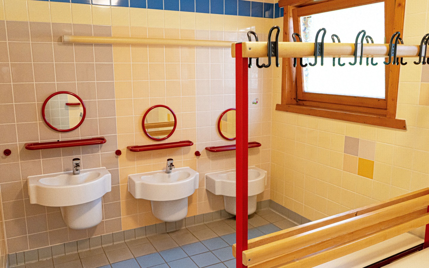 3e7e1d8a-e289-443a-82b7-512d55cbd751