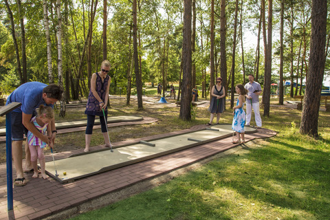 Minigolf im Familienpark, Foto: Harry Müller