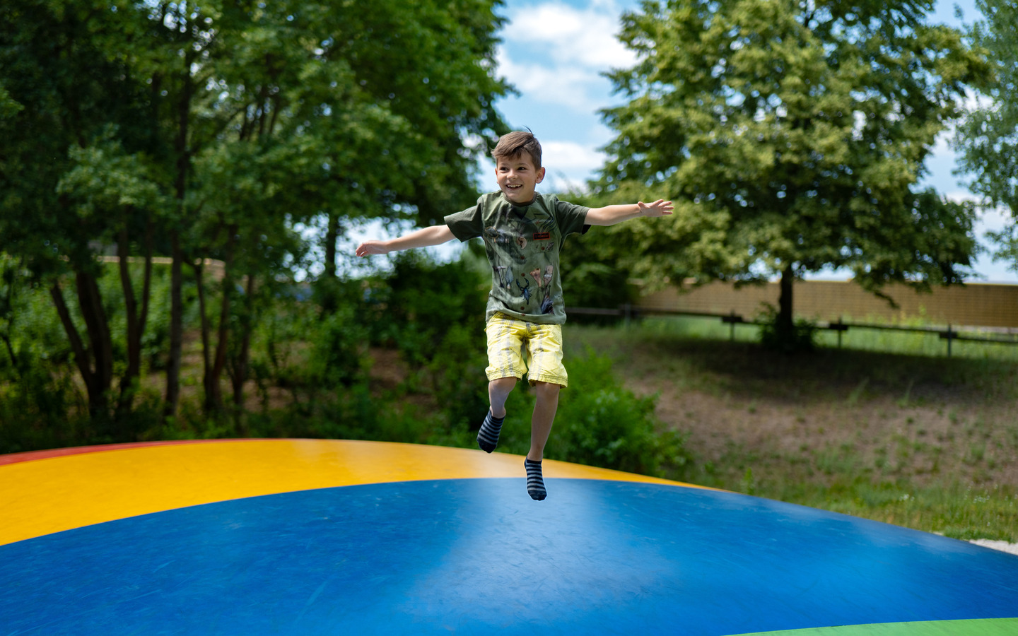 2023_Hüpfkissen im Spielgarten_Foto Rico Schwarze (1).jpg