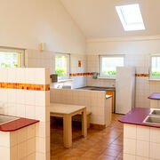 Gemeinschaftsk&uuml;che im Sanit&auml;rgeb&auml;ude, Foto: Christian Gro&szlig;e