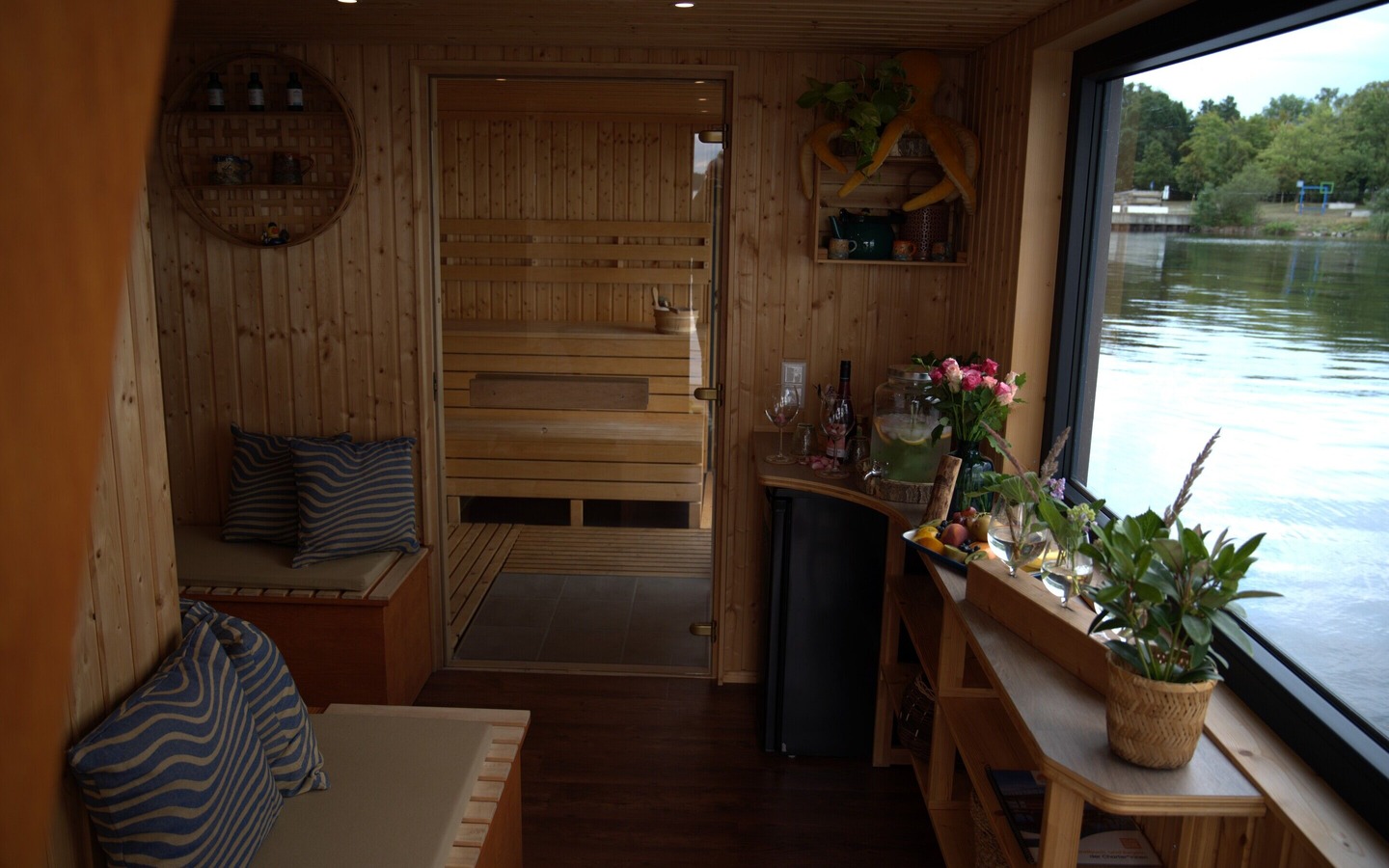Vorraum im Saunafloß, Foto: Tino Henßchen, Lizenz: Tino Henßchen