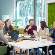 Teammeeting in der S&uuml;dseelounge, Foto: Rico Schwarze - Gl&uuml;cksfoto GbR