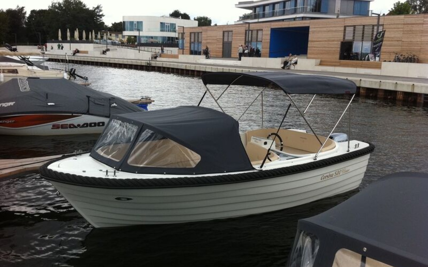 Motorboot Corsiva 520 am Stadthafen Senftenberg