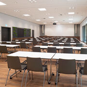 Seenlandsaal im Kulturschiff (Parlementarische Bestuhlung 1), Foto: Gl&uuml;cksfoto GbR - Rico Schwarze